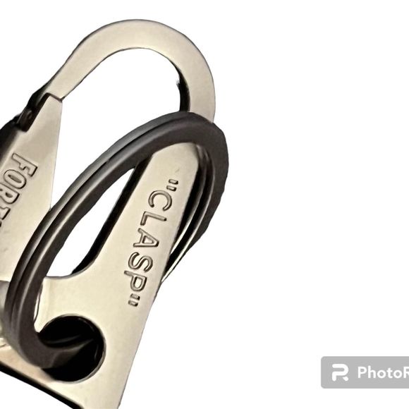 Official Fortnite gear  Heavy duty, lanyard keychain in pink or red. - Picture 3 of 4